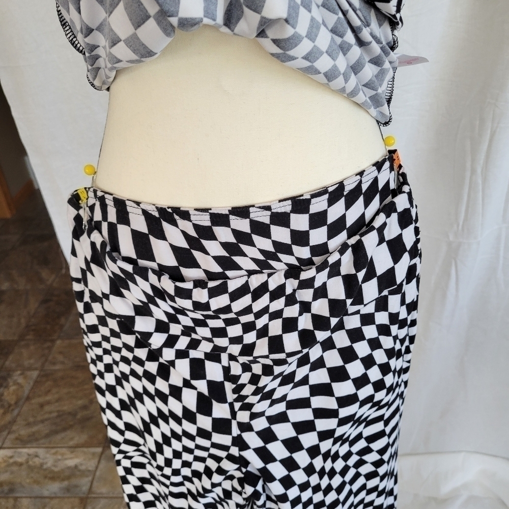 No Boundaries 2pc black & white checker psychedelic pattern butter soft flare XL - Picture 2 of 10